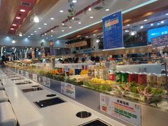 自助取餐区-逸山伍自转小火锅(纺织品店)