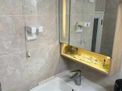 -米朵国际公寓(广州沙涌地铁站店)