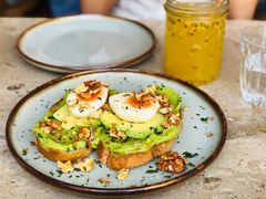 牛油果煮蛋吐司-RAC BAR(安福路店)