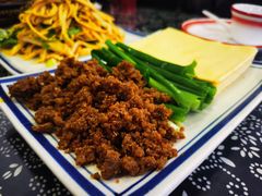 勾魂小媳妇-八两八金·莱芜特色炒鸡(市南漳浦路店)