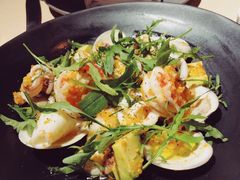 温热海鲜沙拉配牛油果-Mercato莫卡多露台餐厅与酒吧(K11店)