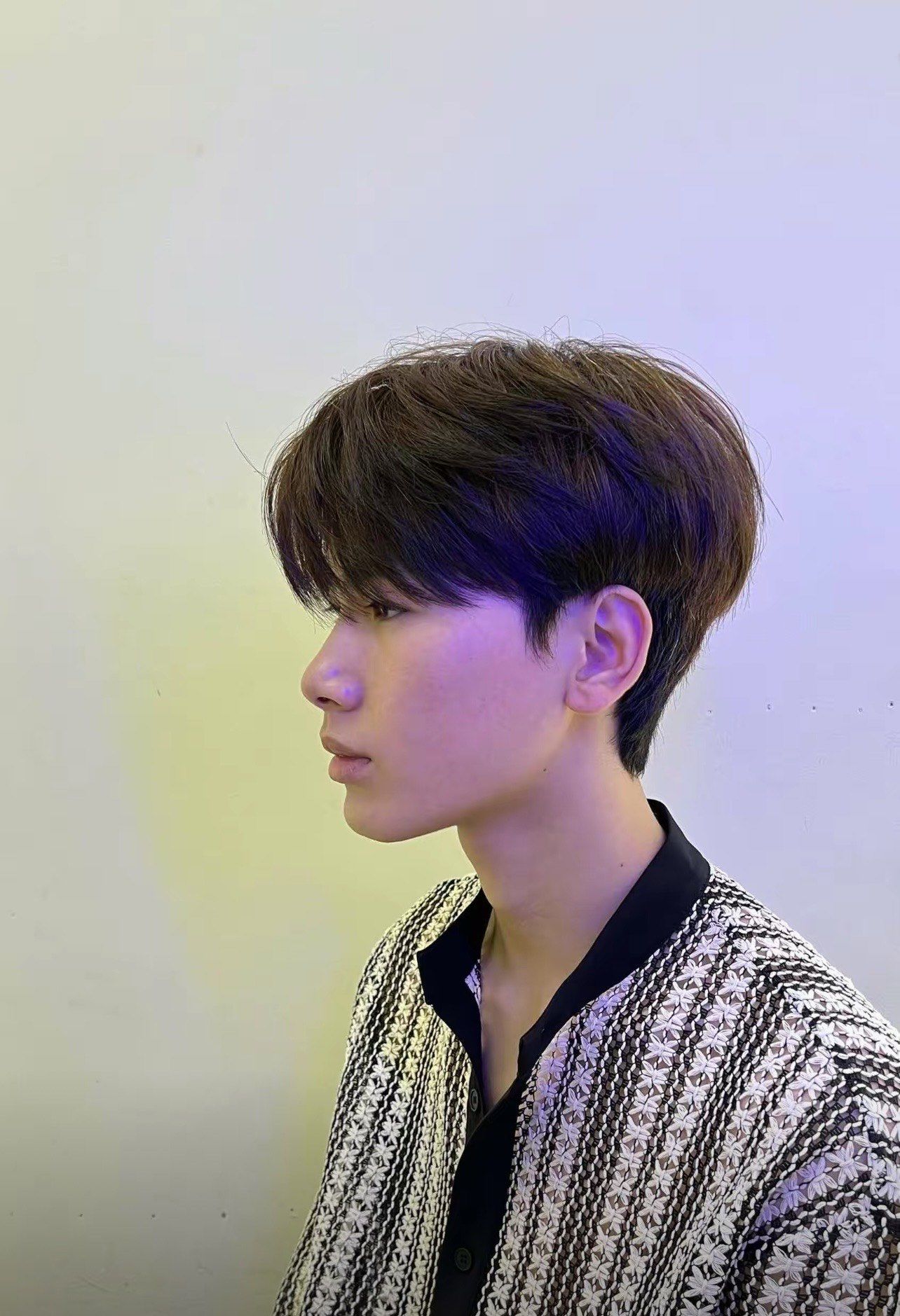 多种的打理方法,是一个发型的基础款
73韩式的三七分,二八分,中分