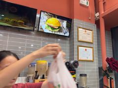 -御华麟·港奶·港包·港咖(解放路第二市场店)