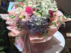 -谷莠子花艺气球派对·绿植造景·花艺沙龙(东海缤纷天地店)