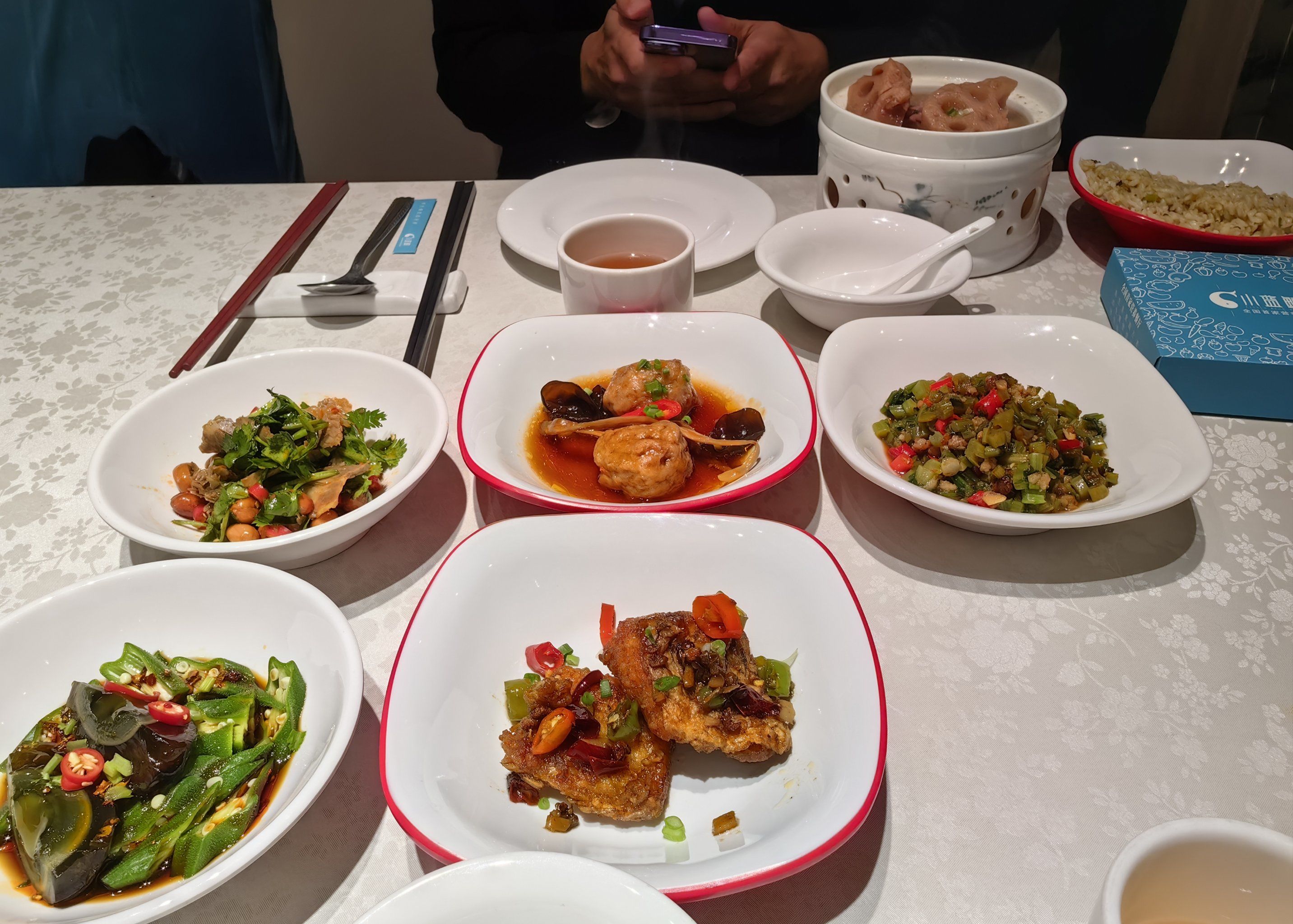 武汉老牌饭店小蓝鲸n年后再体验