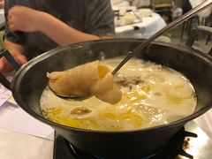 -鲜入围煮花胶鸡海鲜火锅