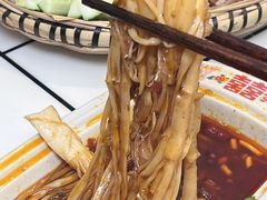 -扎起市井老火锅(乐山总店)