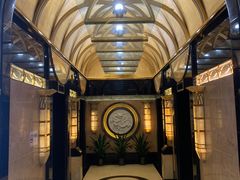 -深圳君逸国际酒店(龙岗横岗塘坑地铁站店)
