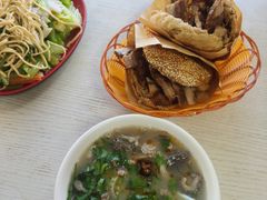-洪峰浩老北京烧饼夹肉(角门路店)