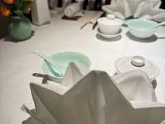 餐具摆设-金陵饭店·梅苑