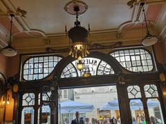 -Majestic Café