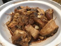 腩肉焖鱼头-小北江河鲜(新城店)
