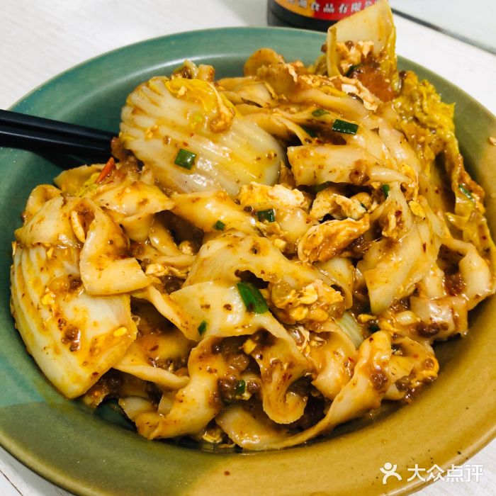 小二面店番茄鸡蛋面加肉酱图片