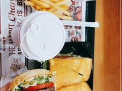 -The Habit Burger Grill 哈比特汉堡(复兴soho店)