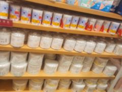 -名创优品(北京新中关购物中心地铁层店)