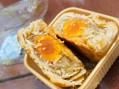 酥皮蛋黄椰蓉月饼-椰香超级饼屋