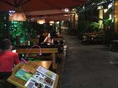 露天位-山色柴火烤披萨·原切牛扒