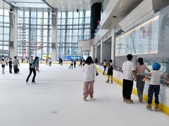 -冰纷万象滑冰场(深圳万象城店)
