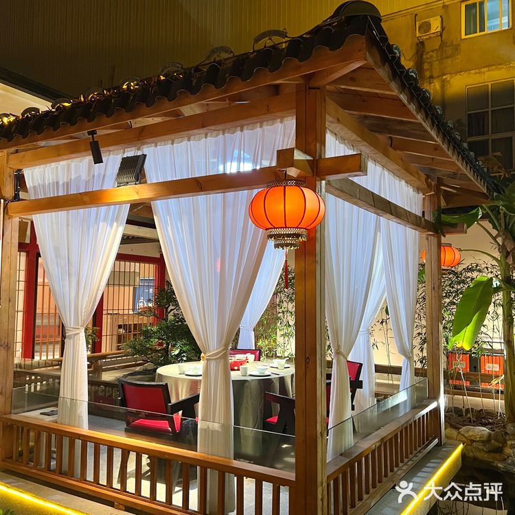 拥有一个中式庭院的湘菜馆|色香味并存😋