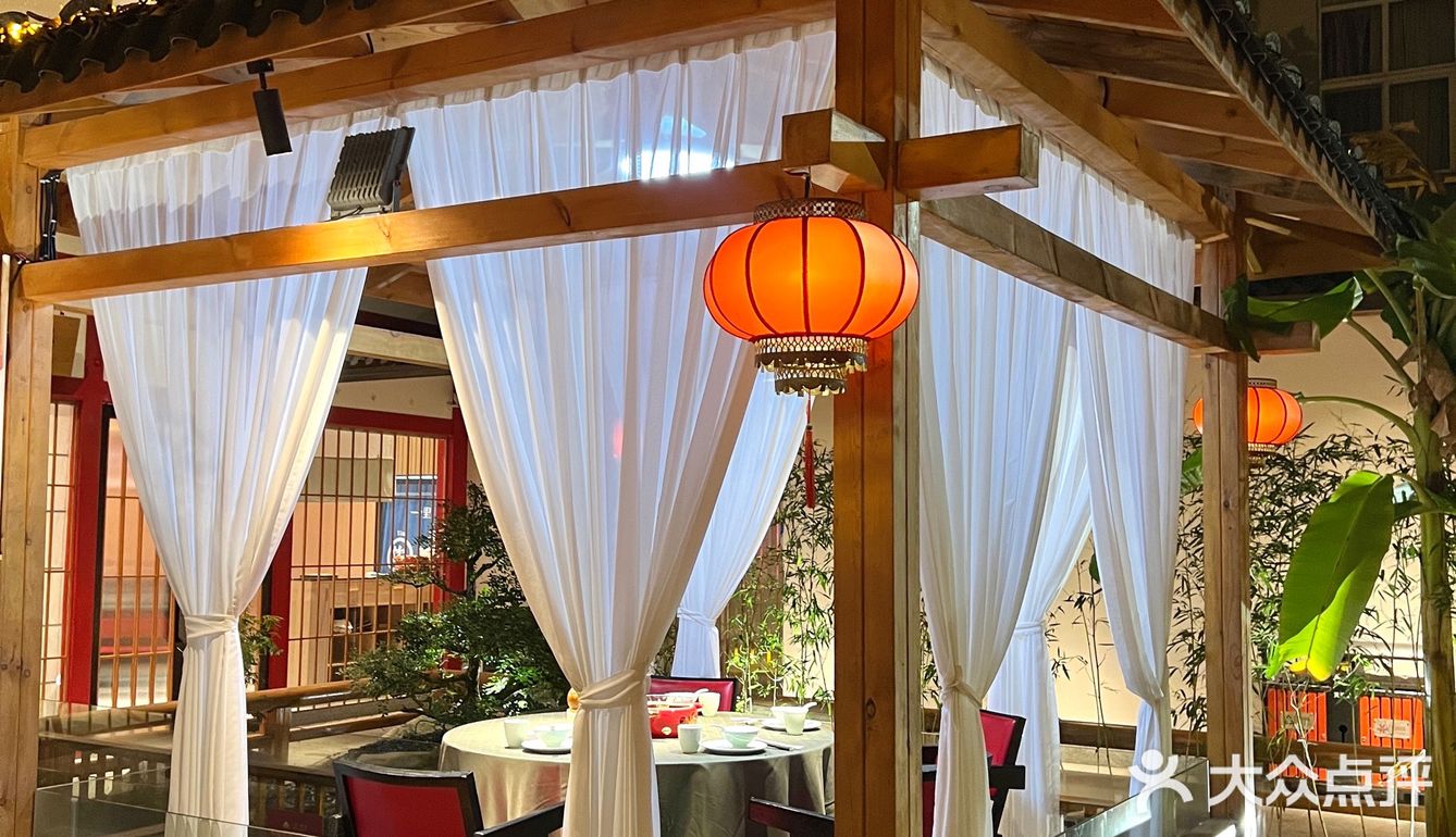 拥有一个中式庭院的湘菜馆｜色香味并存😋