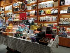 -西西弗书店&矢量咖啡(凯德晶萃广场店)