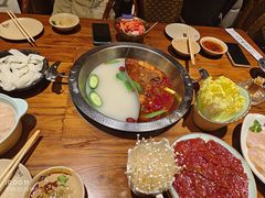 -东巴婆婆云南鱼豆花火锅(大东门店)