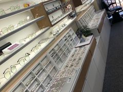 -视野联行眼镜·蔡司·控优点授权(长白万象汇店)