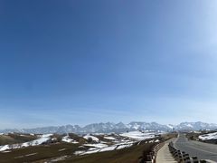 -江布拉克景区怪坡停车场