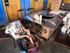 -粘豆包柴火铁锅炖