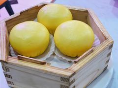 招牌流沙包-东鑫记港式茶餐厅(南京东路店)