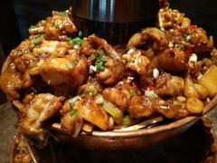 -沪小二炭火蛙锅(淮海中路美食不夜城店)