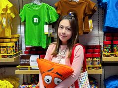 -m豆巧克力世界(上海世茂广场店)