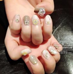 -睫乐园•睫公馆•美睫美甲沙龙