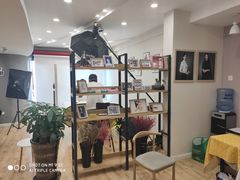 -花儿照相馆·最美证件照(红旗街万达店)