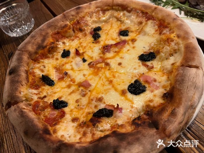 La Vite意大利餐厅酒馆(乌鲁木齐店)猪肉黑松露披萨图片