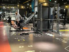 -VLines耀能运动24小时·月付制健身(京广桥店)