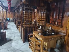 -果松木炭酸菜铜火锅·外婆参鸡汤