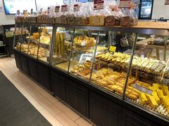 面包甜点陈列柜-山崎面包(百联世纪店)