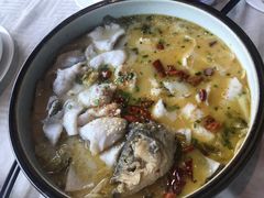 酸菜清汤鲈鱼-石头咕(葵蓬店)