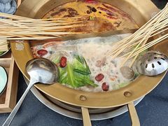 -娜姐鲜牛肉串串火锅(藏龙岛店)