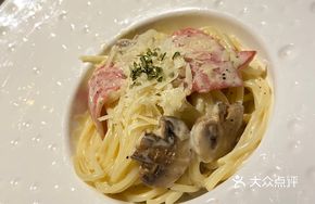 Giant Ship Creamy Bacon Pasta