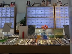 -天空之镜眼镜店蔡司依视路配镜授权零售店(望京颐堤港店)