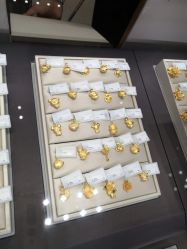 -周大福 CHOW TAI FOOK(新世界百货崇文店)