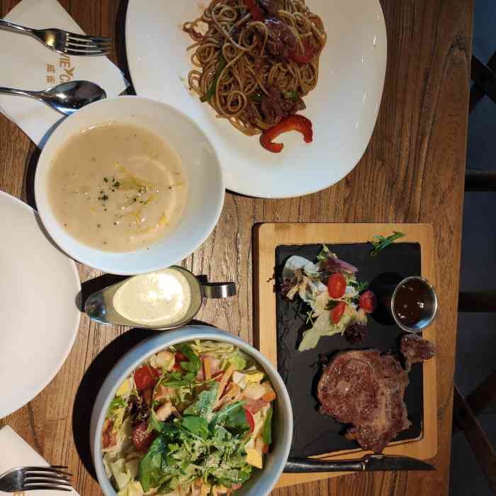 威雀西班牙餐厅viechat(学则路店)-"第一次吃还是在南师大附近那家