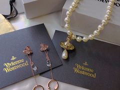 -Vivienne Westwood(上海来福士广场店)