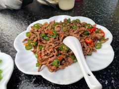青椒小米辣牛肉-海韵人家.海景花园经典云南菜(双廊店)
