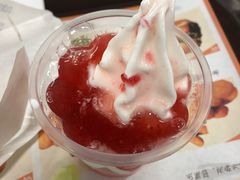 草莓圣代-清青快餐厅