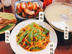 -余杨鸭鸭餐厅