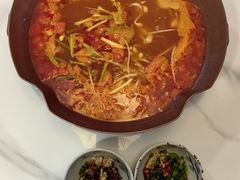 -毛辣果·贵州红酸汤牛肉火锅(西单店)