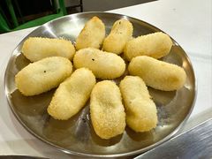 -山野的朋友露营炭火烤肉